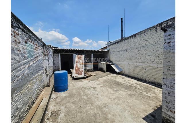 Locales y Bodegas, Alquiler, Flora Industrial - $9.500.000