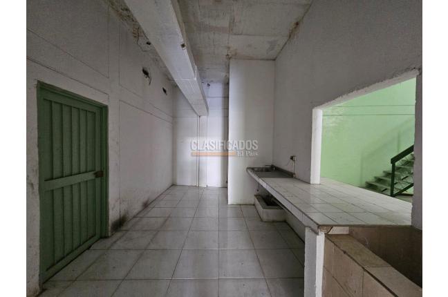 Locales y Bodegas, Alquiler, Flora Industrial - $9.500.000