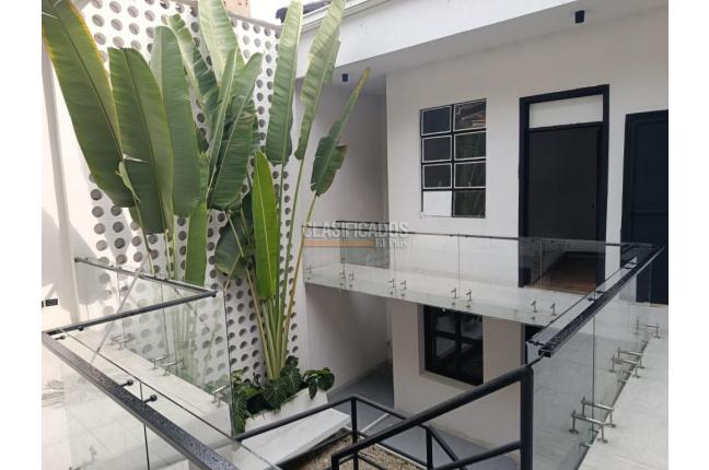 Casas, Alquiler, Granada - $9.500.000