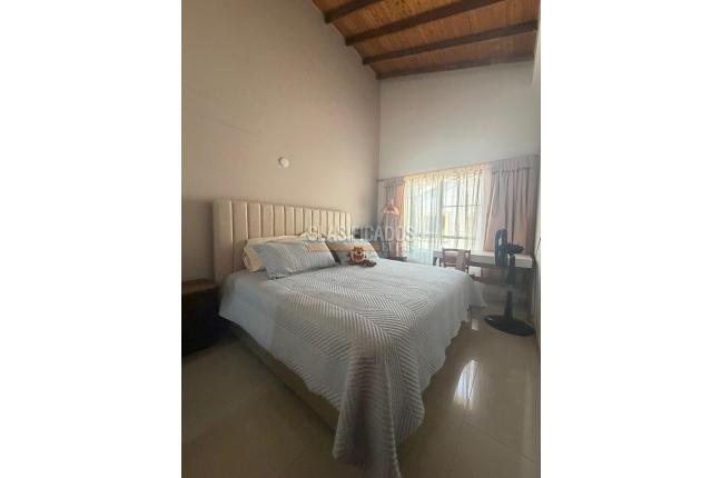 Casas, Venta en Ciudad Jardín