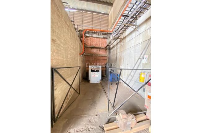 Locales y Bodegas, Venta, Yumbo - $2.200.000