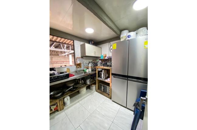 Locales y Bodegas, Venta, Yumbo - $2.200.000