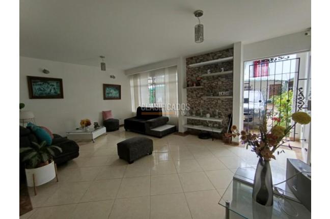 Casas, Venta, Primero de Mayo - $760.000.000