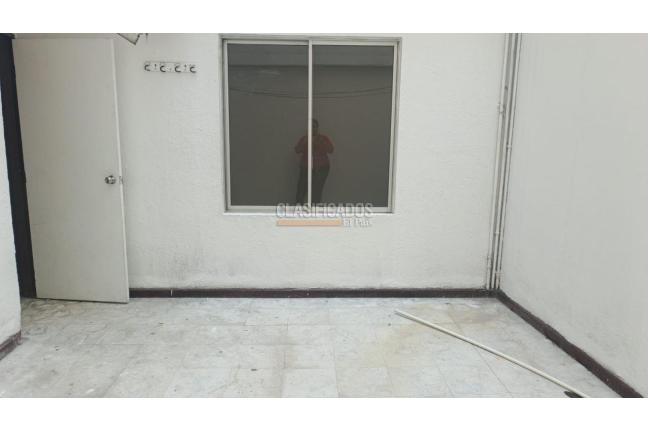 Apartamentos, Alquiler, Santa Anita - $900.000