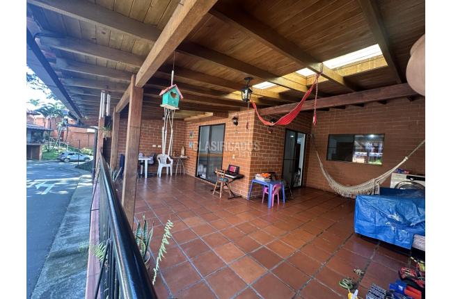 Casas, Venta en Ciudad Jardín
