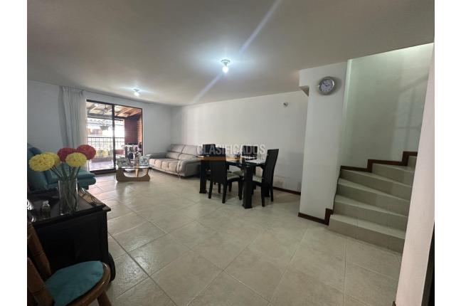 Casas, Venta en Ciudad Jardín