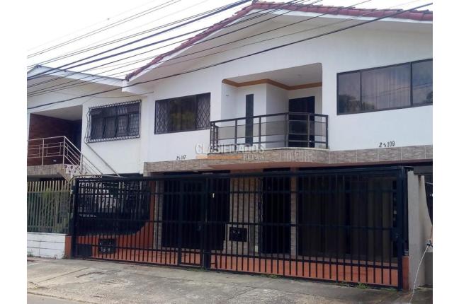 Casas, Venta en Prados del Norte