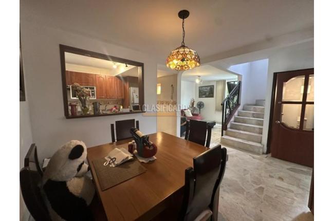 Casas, Venta en La Flora