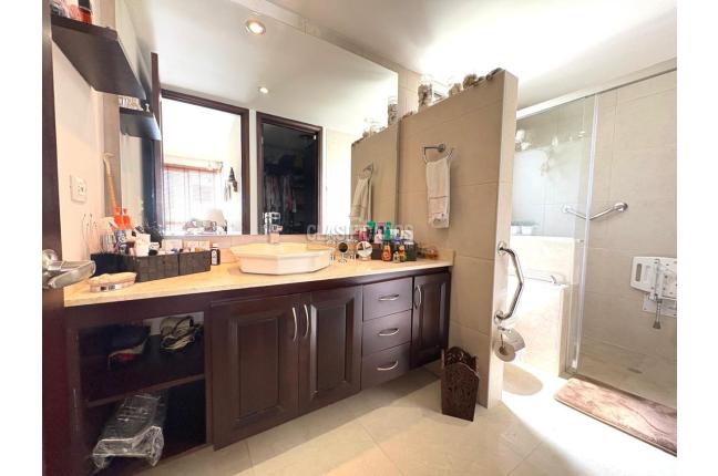 Apartamentos, Venta, Aguacatal - $1.400.000.000