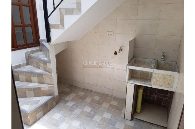 Casas, Alquiler, Palmeras del Norte - $1.800.000