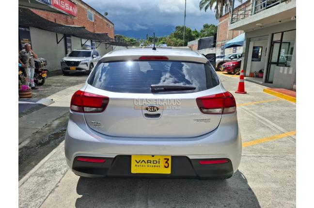 Kia Rio 2021 - $61.900.000