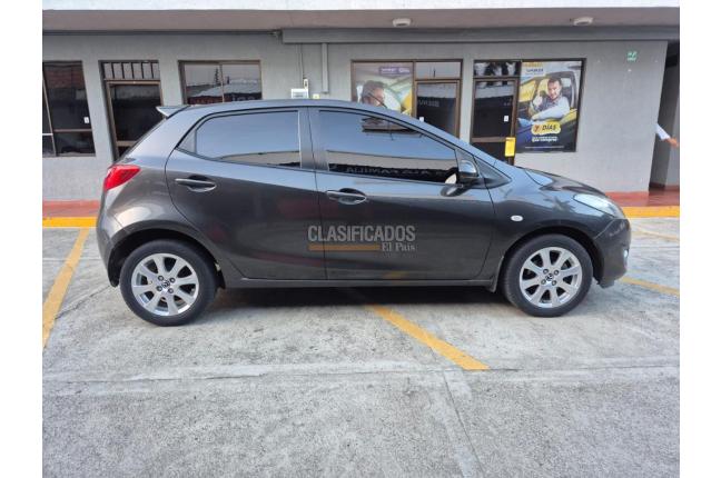 Mazda 2 2015 - $41.900.000