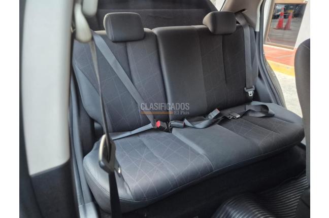 Mazda 2 2015 - $41.900.000