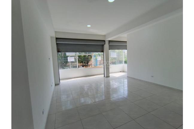 Locales y Bodegas, Alquiler, Caldas - $2.200.000