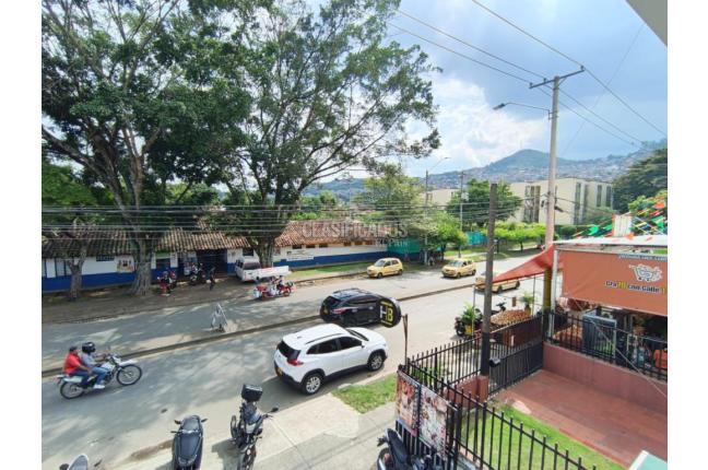 Locales y Bodegas, Alquiler, Caldas - $2.200.000