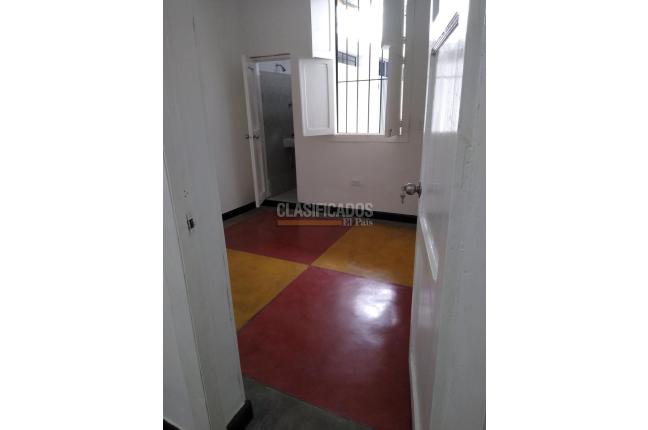 Locales y Bodegas, Alquiler, Bretaña - $2.000.000