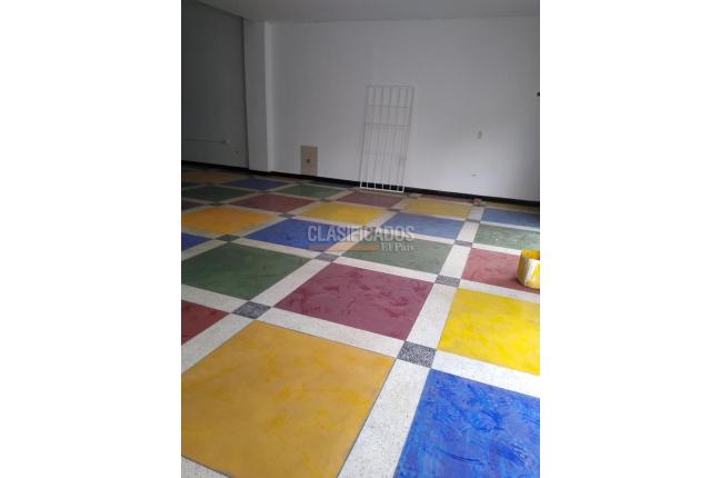 Locales y Bodegas, Alquiler, Bretaña - $2.000.000