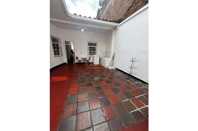 Casas, Venta, Miraflores - $650.000.000