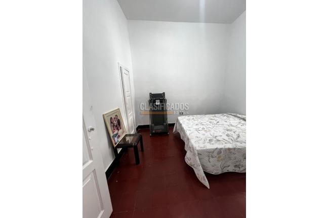 Casas, Venta, Miraflores - $650.000.000