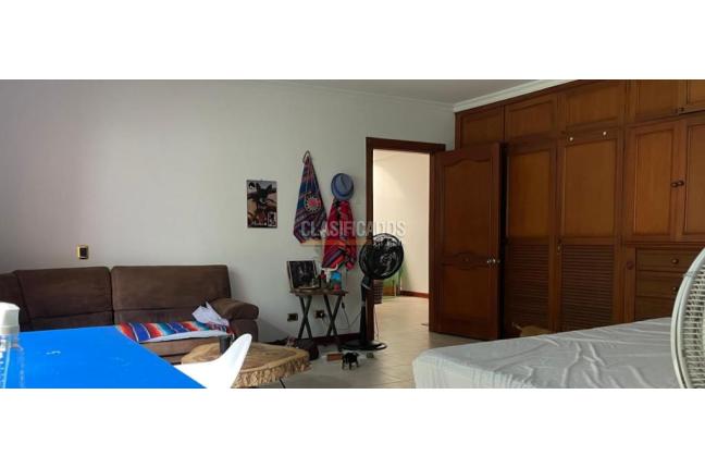 Casas, Venta, Miraflores - $1.850.000.000