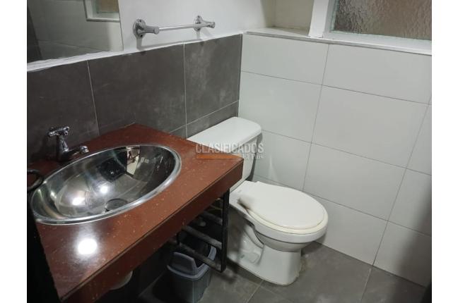 Apartaestudios, Alquiler, Cristóbal Colón - $700.000