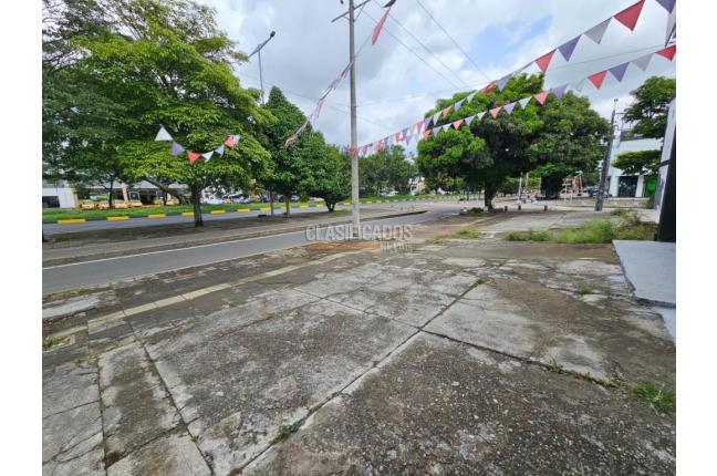 Locales y Bodegas, Alquiler, Prados del Norte - $9.000.000