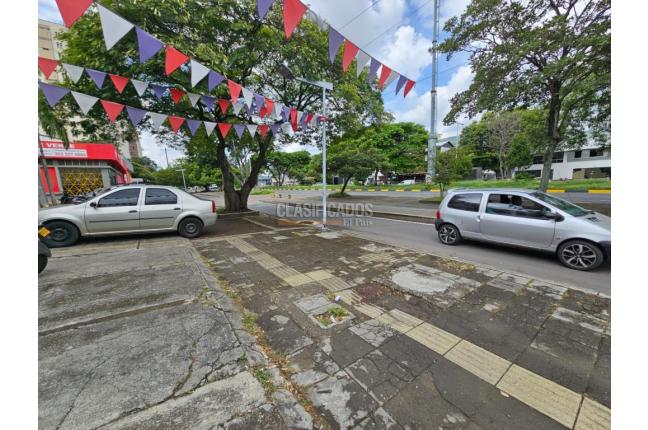 Locales y Bodegas, Alquiler, Prados del Norte - $9.000.000