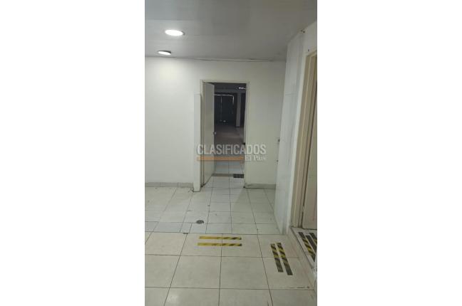 Locales y Bodegas, Alquiler, Cristóbal Colón - $2.800.000