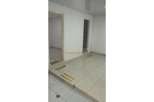 Locales y Bodegas, Alquiler, Cristóbal Colón - $2.800.000