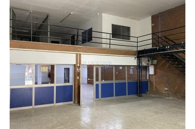 Locales y Bodegas, Alquiler, Obrero - $6.900.000