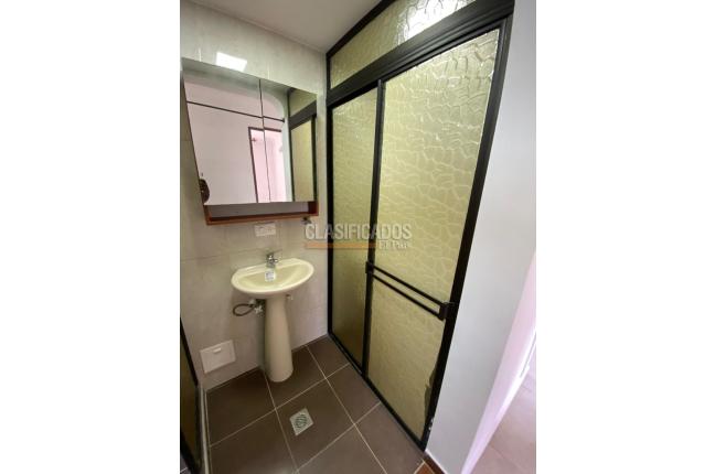 Apartamentos, Alquiler, Colseguros - $1.800.000