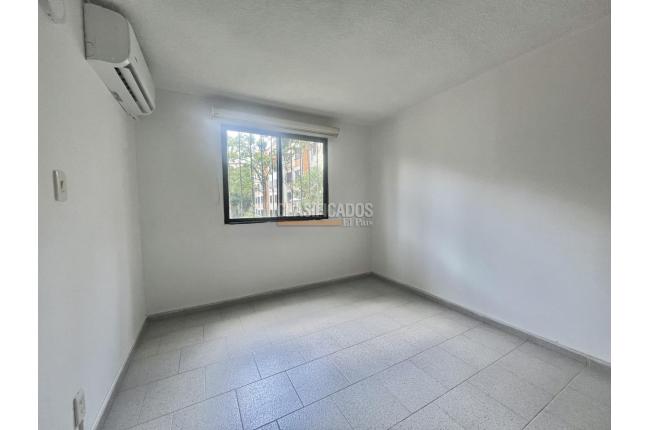 Apartamentos, Venta, Cañaverales - $202.000.000
