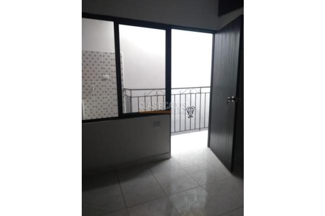 Apartamentos, Alquiler, Floralia - $950.000