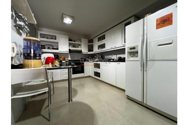 Apartamentos, Venta, Aguacatal - $1.400.000.000