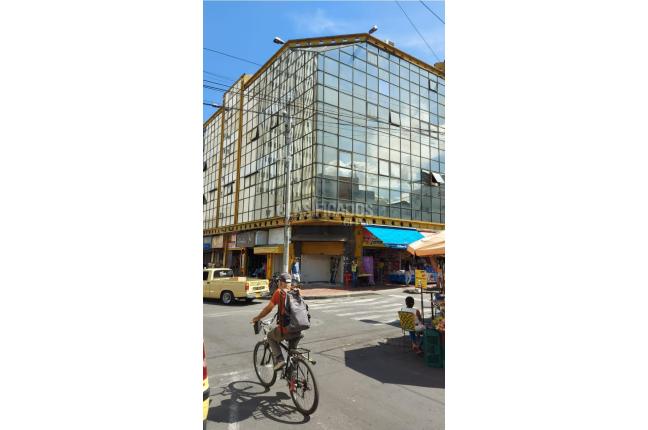 Oficinas y Consultorios, Alquiler, Centro Ccial Cali 2000 - $700.000