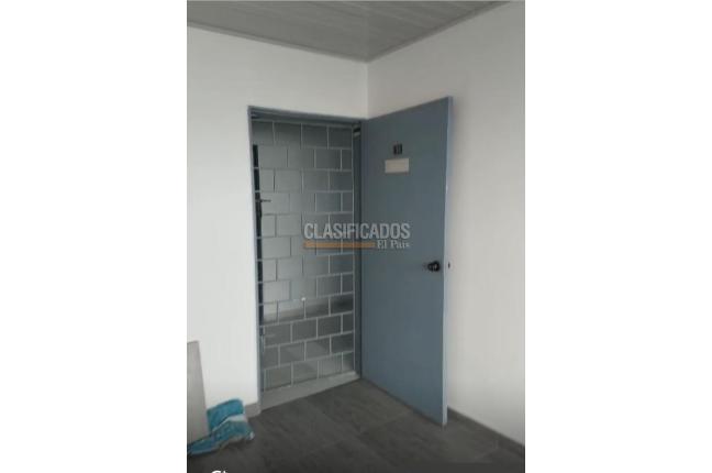 Oficinas y Consultorios, Alquiler, Centro Ccial Cali 2000 - $700.000