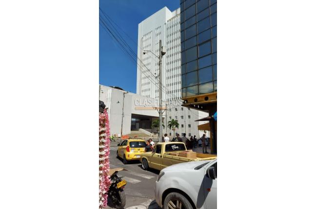 Oficinas y Consultorios, Alquiler, Centro Ccial Cali 2000 - $700.000