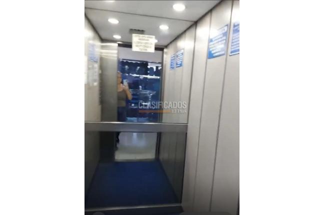 Oficinas y Consultorios, Alquiler, Centro Ccial Cali 2000 - $700.000