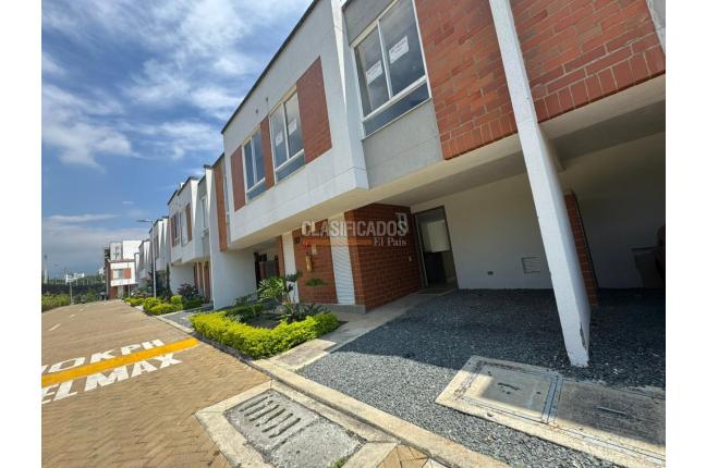 Casas, Alquiler, Ciudad Pacifica - $2.400.000