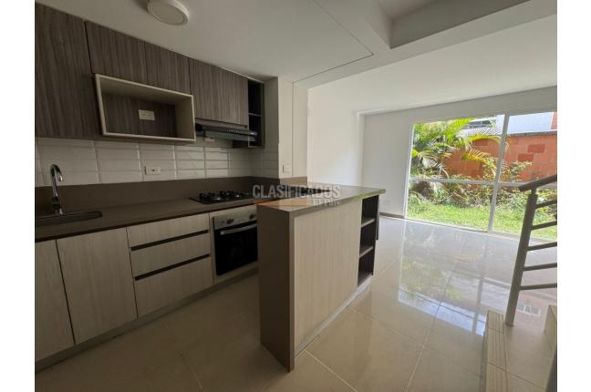 Casas, Alquiler, Ciudad Pacifica - $2.400.000