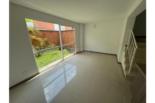 Casas, Alquiler, Ciudad Pacifica - $2.400.000