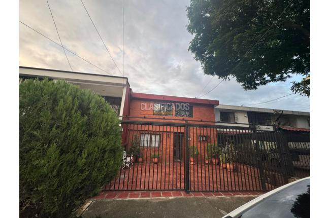 Casas, Alquiler, La Merced - $3.500.000