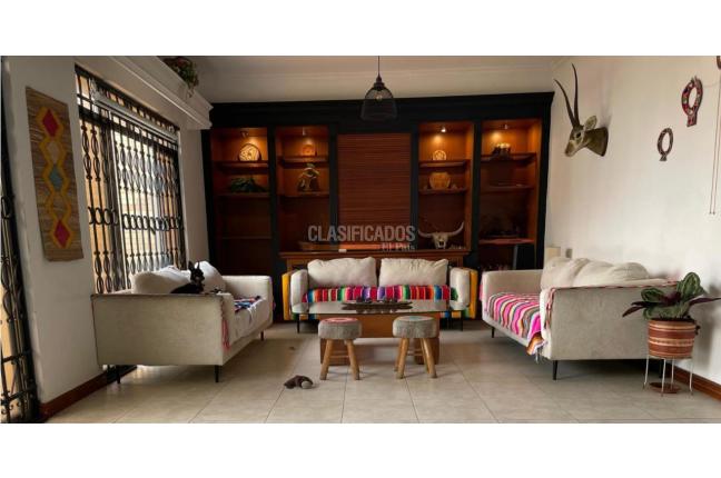 Casas, Venta, Miraflores - $1.850.000.000