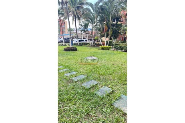 Apartamentos, Venta, La Esmeralda - $250.000.000