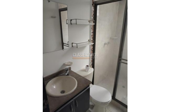 Apartamentos, Alquiler, La Hacienda - $2.400.000