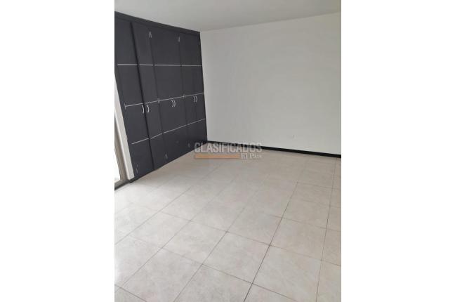 Apartamentos, Alquiler, La Hacienda - $2.400.000