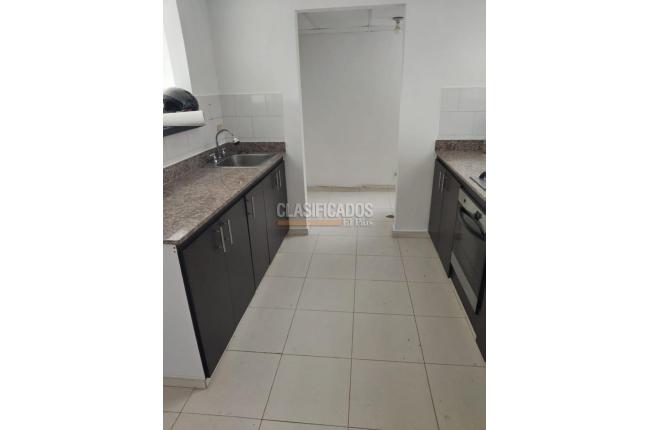 Apartamentos, Alquiler, La Hacienda - $2.400.000