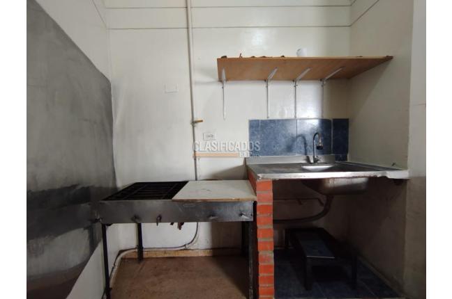 Locales y Bodegas, Alquiler, San Vicente - $800.000
