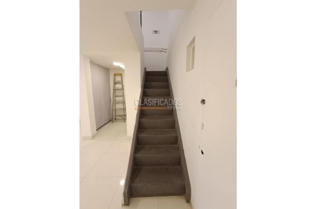 Locales y Bodegas, Alquiler, Centro Ccial. Unicentro - $13.000.000