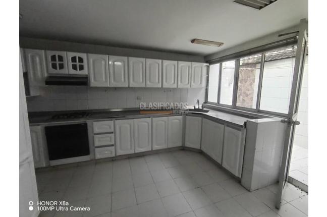 Casas, Alquiler, El Refugio - $2.500.000